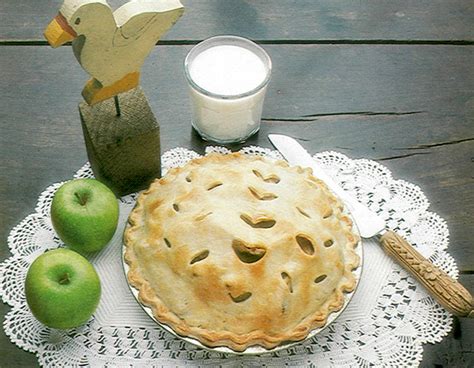 Our Top Thanksgiving Recipe: Martha Stewart's Apple Pie – Frederic Magazine