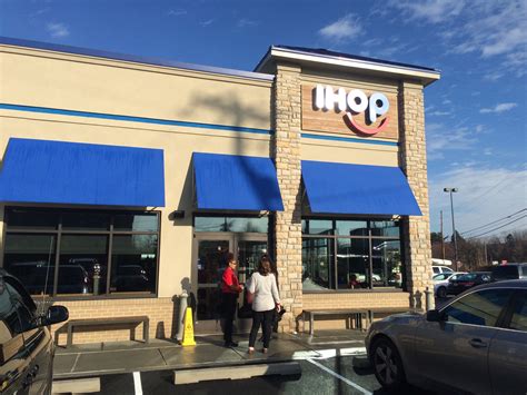 Man threatens to blow up IHOP & 'take everyone out' | PennLive.com