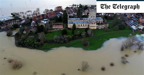 UK weather latest: Residents evacuated as major incident declared over flooding