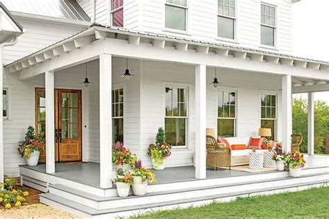 Adorable 40 Awesome Farmhouse Porch Design Ideas And Decorations https ...