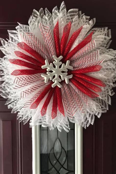 Diy Snowflake Wreath, Burlap Flower Wreaths, Winter Wreath Diy, Christmas Mesh Wreaths, Winter ...