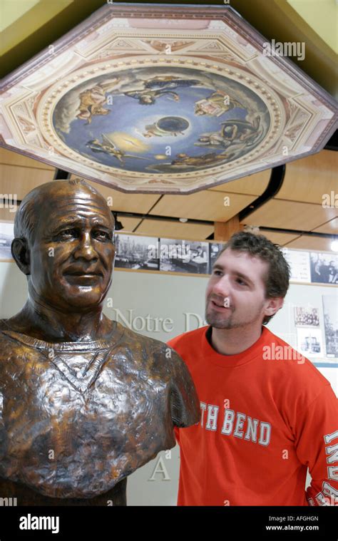 Knute rockne bronze bust hi-res stock photography and images - Alamy