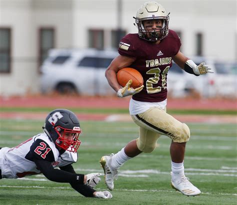 Football: Thornton Academy takes Class A South title from Scarborough