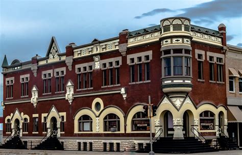 Victorian Commercial Building - Historic House Colors