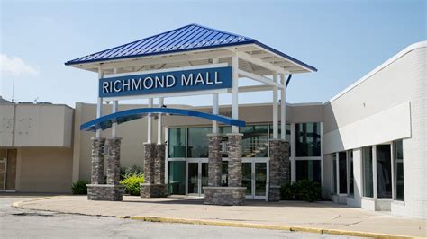 Dead and Dying retail: Richmond Mall in Richmond, Indiana