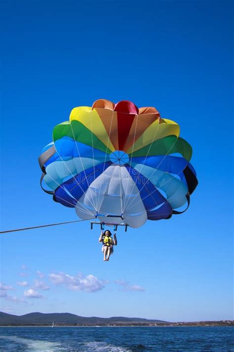 Parasailing Stock Image - Image: 21386711