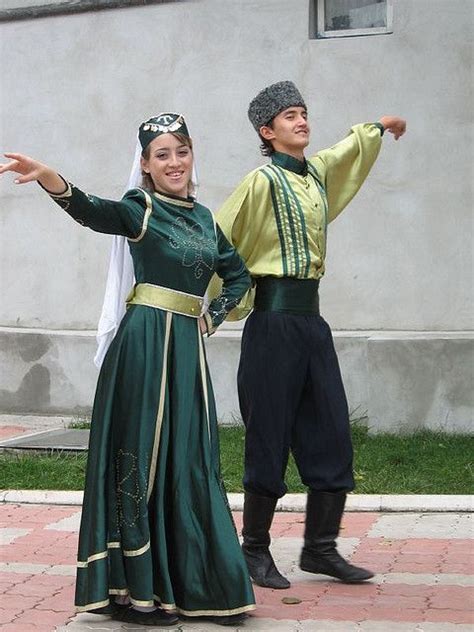 Tatar dancers, Russia Traditional Dance, Traditional Dresses, Dance ...