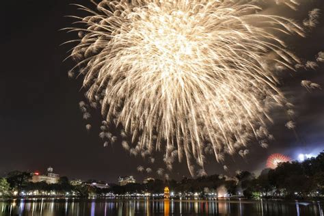 Ha Noi plans 30 firework displays to commemorate 70th Liberation Day