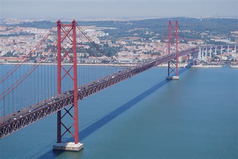 Lisbon bridge - Map & Family