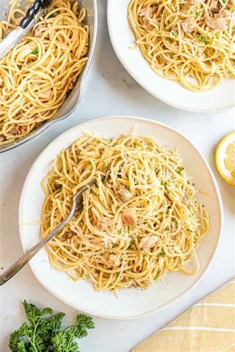 Spaghetti with Canned Clams Recipe - Ready in 15 Minutes | Wholefully