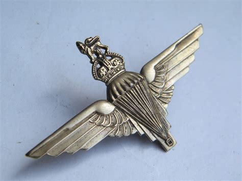 Need help! British Parachute Regiment cap badge! - Page 2