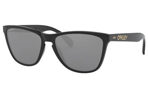 Oakley Origins 35th Anniversary Brings Back Frogskins | Man of Many