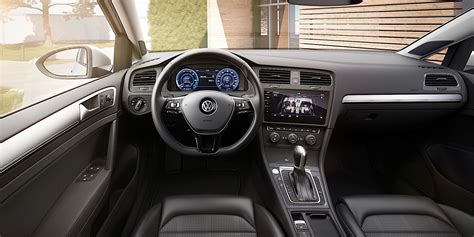 VOLKSWAGEN e-Golf Specs & Photos - 2016, 2017, 2018, 2019, 2020, 2021 ...