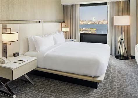 Best hotels near the Cape Liberty/Bayonne cruise port | Royal Caribbean ...