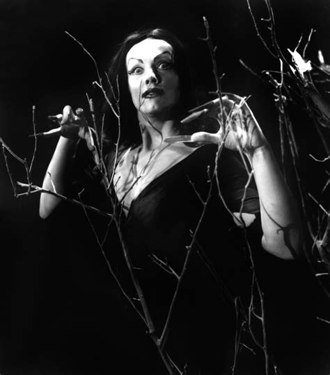 PLAN 9 FROM OUTER SPACE, Vampira, 1956 | socialpsychol