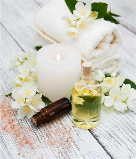 Jasmine Essential Oil for Happiness and Self-Confidence