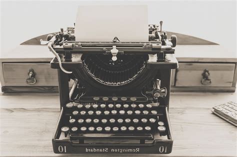 Free picture: retro, technology, antique, sepia, monochrome, object, typewriter, keyboard