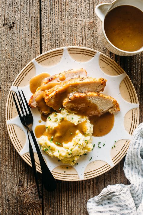 Make-Ahead Turkey Gravy Recipe - Kitchen Konfidence