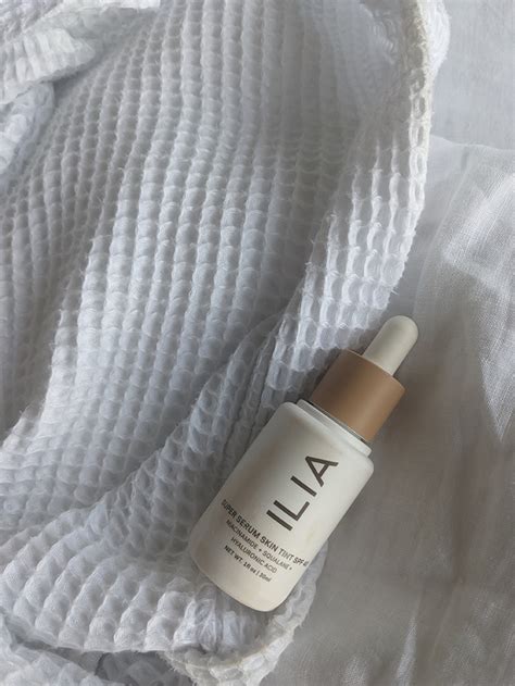 An Honest Beauty-Editor Review of Ilia Super Serum Skin Tint | Who What Wear