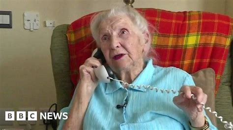 102-year-old woman says 'men are control freaks'
