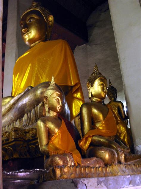 Other Buddhas at Wat Arun | Pseudopam | Flickr