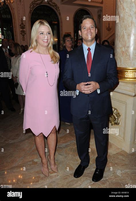 PALM BEACH, FL - MARCH 11: Donald Trump dining with Pam Bondi the Stock Photo: 166665910 - Alamy