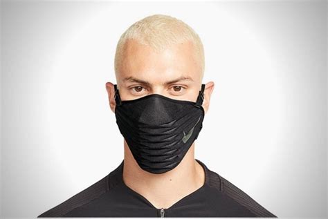 The Nike Venturer Face Mask Provides Comfort During High-Intensity Activities