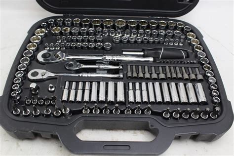 Husky Mechanics Tool Set; 205 Pieces | Property Room