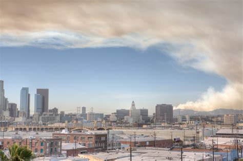 Fire Behind Hollywood Sign - Burbank Fire From Downtown LA on eecue.com : Dave Bullock / eecue