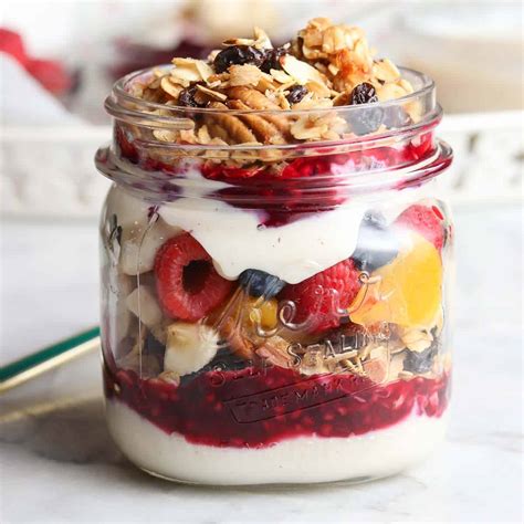 Vegan Yogurt Parfaits - Vegan Blueberry