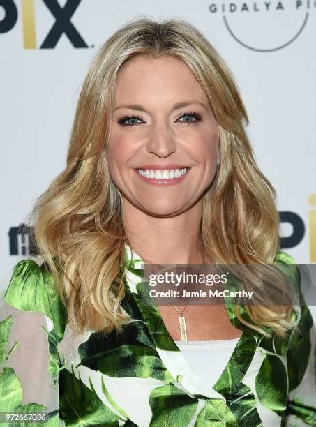 Ainsley Earhardt Photos and Premium High Res Pictures - Getty Images