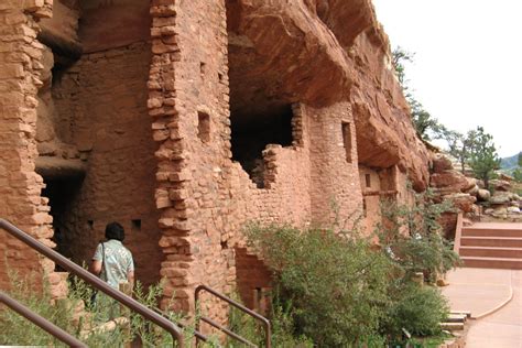 Manitou Cliff Dwellings: Visiting Colorado’s Historic Museum & Preserve