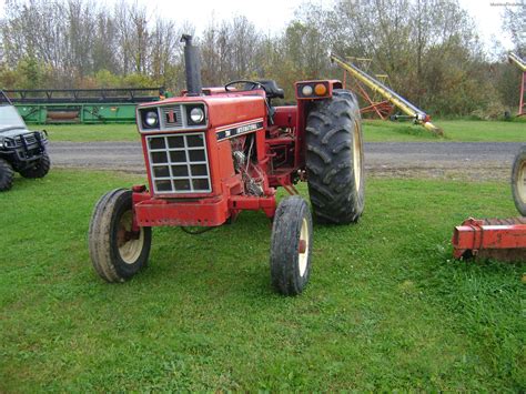 1982 International Harvester 784 Tractors - Row Crop (+100hp) - John ...