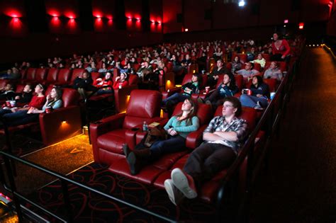 4 New Ways Movie Theaters Are Filling Seats and Upselling Patrons | Amc ...