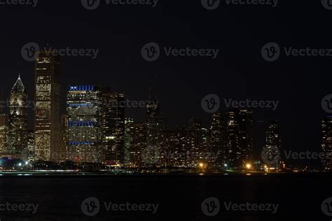 Chicago Skyline at Night 826890 Stock Photo at Vecteezy