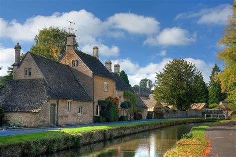 Travel Guide to Bourton-On-The-Water | Visitor Information | Sykes Cottages