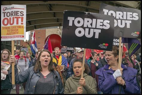 Socialist Party :: Our new year's message: Tories out - general election now!