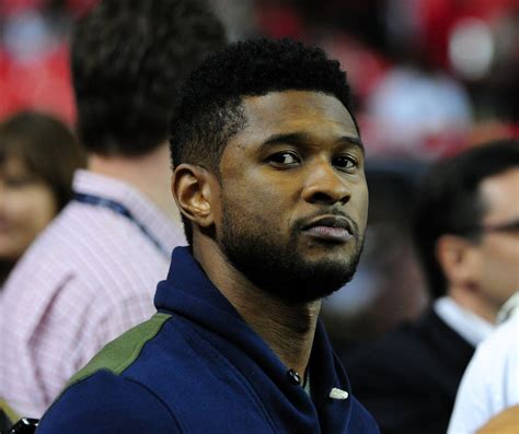 Usher took in a Philadelphia Eagles vs. Atlanta Falcons game in | Stars ...