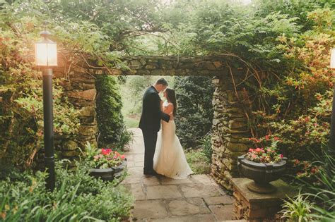 Garden wedding photos; Virginia garden wedding; Virginia outdoor ...