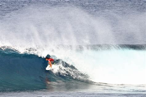 Locals dominate national surfing competition in Siargao | ABS-CBN News