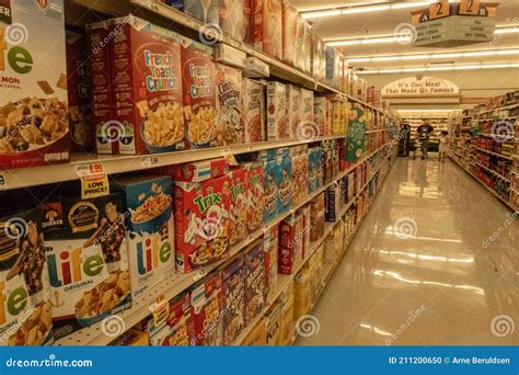 Aisle of a Grocery Store editorial image. Image of shopping - 211200650