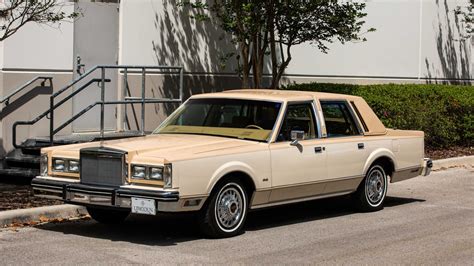 1984 Lincoln Town Car at Kissimmee Summer Special 2023 as F101 - Mecum ...