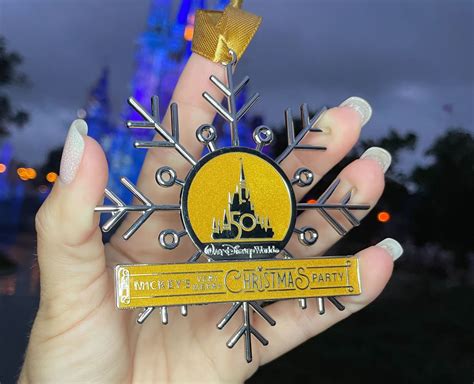 First Look at 2022 Mickey's Very Merry Christmas Party Commemorative ...