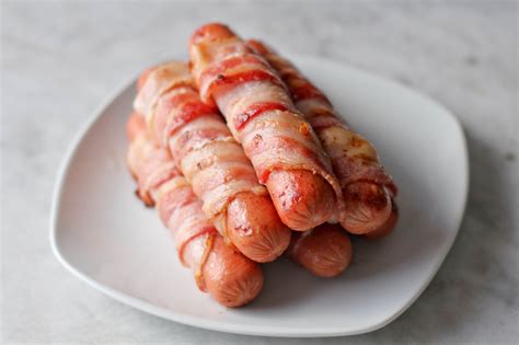 How to Make Bacon Wrapped Hot Dogs: 8 Steps (with Pictures)