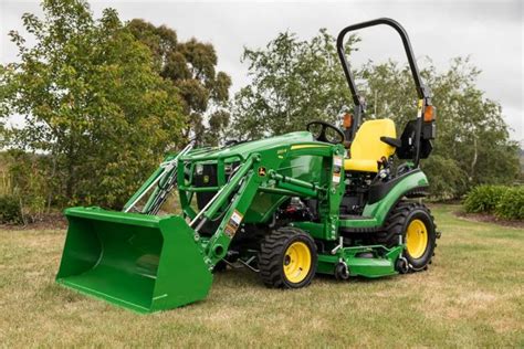 John Deere 1025R Review - Tractor Universe