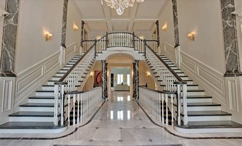 Regina George's Mean Girls Mansion Is For Sale For $14.8M | Regina george, Mean girls, Mansions