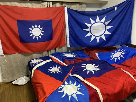 My Republic of China (Taiwan) flags, featuring ROC Army & Kuomintang flags : r/vexillology