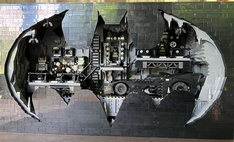 LEGO's BATMAN RETURNS Batcave Shadow Box Set Delivers on the Details ...