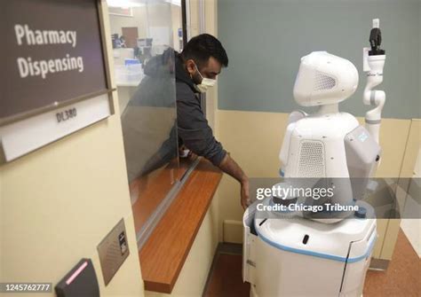 322 Robotic Pharmacy Stock Photos, High-Res Pictures, and Images - Getty Images