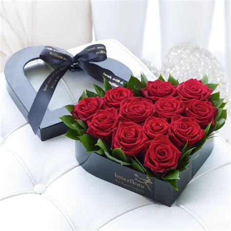 This heart-shaped box of roses is a lovely romantic gift. | Valentine's ...